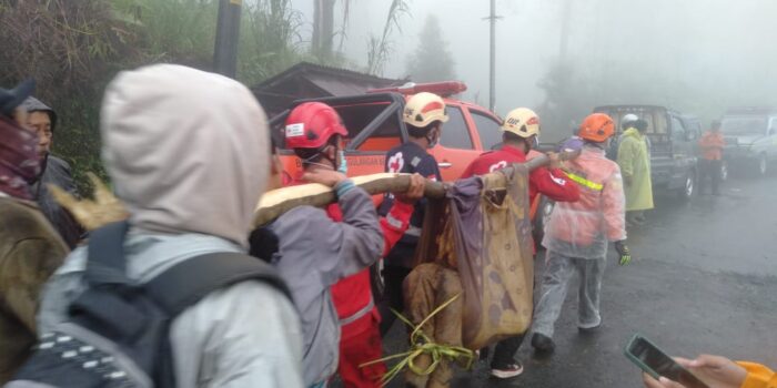 Longsor di Pekalongan, 16 Tewas, Rumah dan Jembatan Hancur