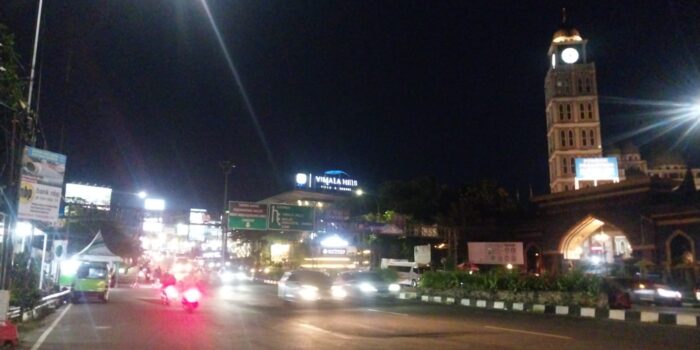 Jalur Puncak Masih Padat, Polisi Masih Terapkan One Way Arah Jakarta