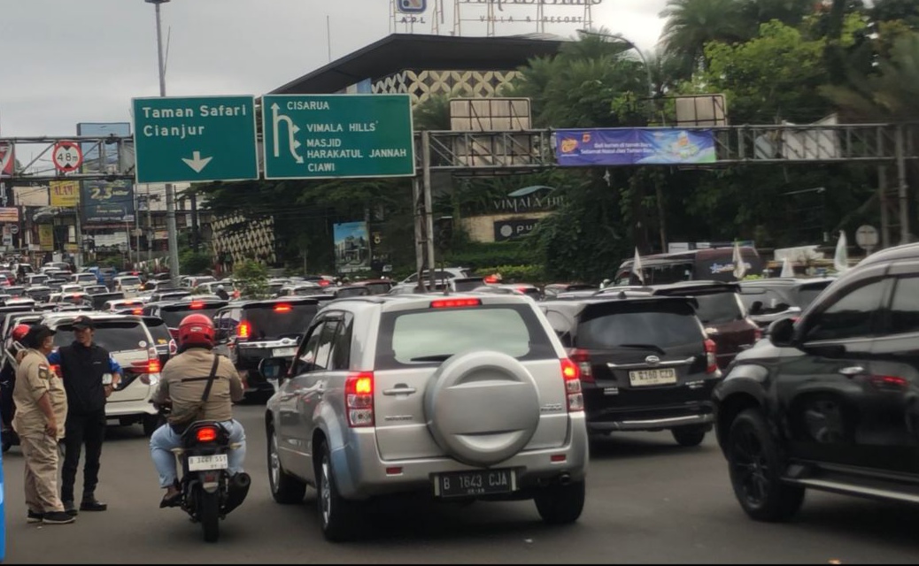Polisi Bakal Terapkan Gage dan One Way di Jalur Puncak saat long Weekend Pekan Ini