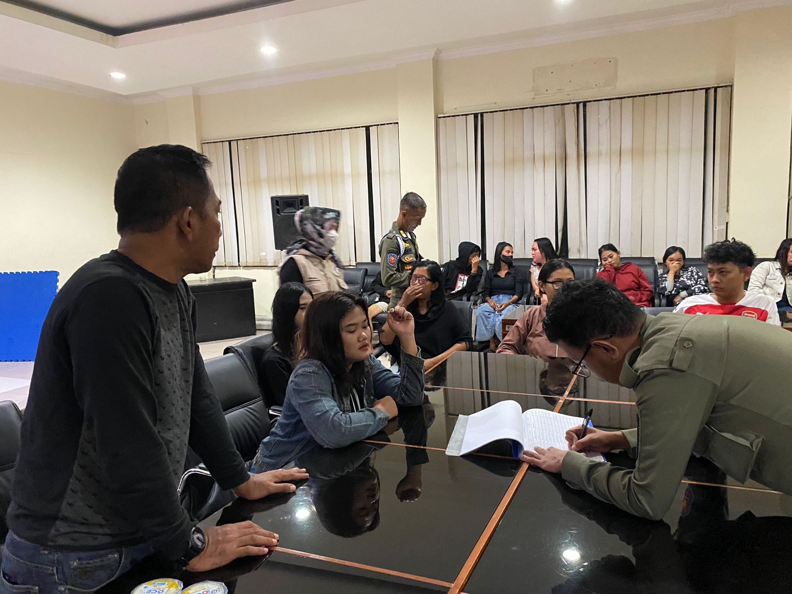 Satpol PP Kabupaten Bogor Amankan 9 PSK dan Ratusan Miras
