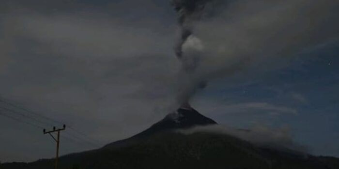 Gunung Lewotobi Laki-laki NTT Menunjukkan Aktivitas Vulkanik Lagi