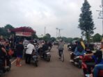 Jadi Surga Kuliner, Warga Berburu Takjil di Stadion Pakansari