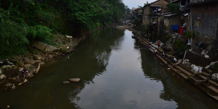 Tanah di Bantaran Sungai Diklaim Negara