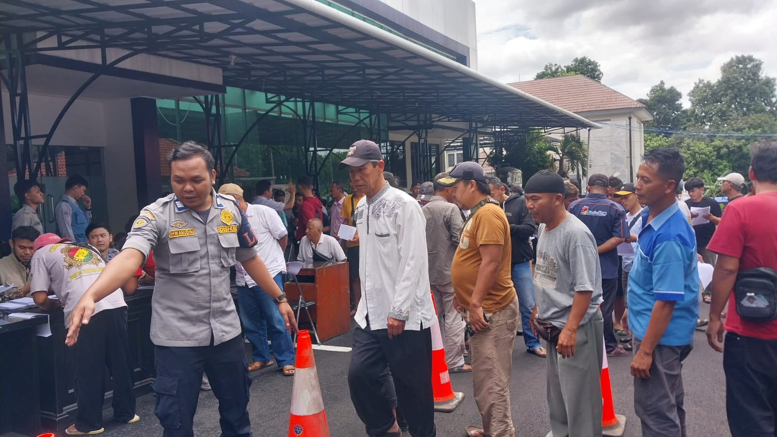 Sopir Angkot di Puncak Diliburkan saat Lebaran untuk Antisipasi Macet, Cuman Dapat Uang Segini !