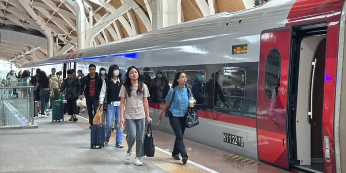 250 Ribu Tiket Whoosh Terjual Selama Libur Lebaran 2025