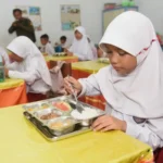 BGN: Dilarang Bersihkan MBG di Sekolah, Sisa Makanan Dibersihkan di SPPG