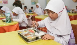 BGN: Dilarang Bersihkan MBG di Sekolah, Sisa Makanan Dibersihkan di SPPG