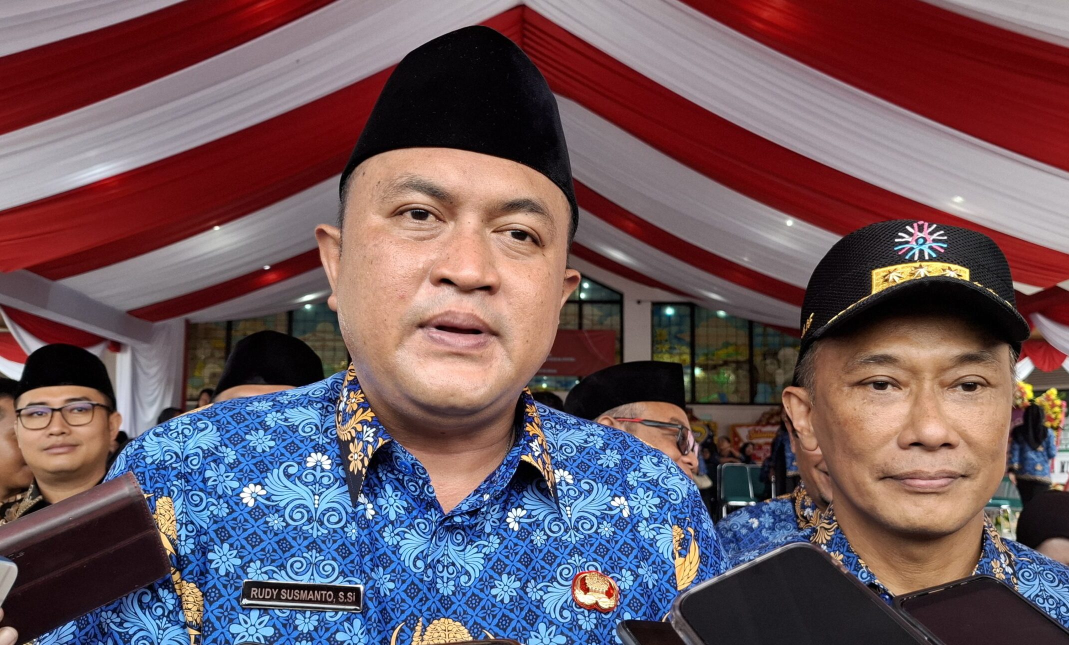 Bupati Bogor Bakal Bangun Jembatan Rawayan, Usai Pelajar Melintas Sungai Tanpa Jembatan di Kecamatan Dramaga