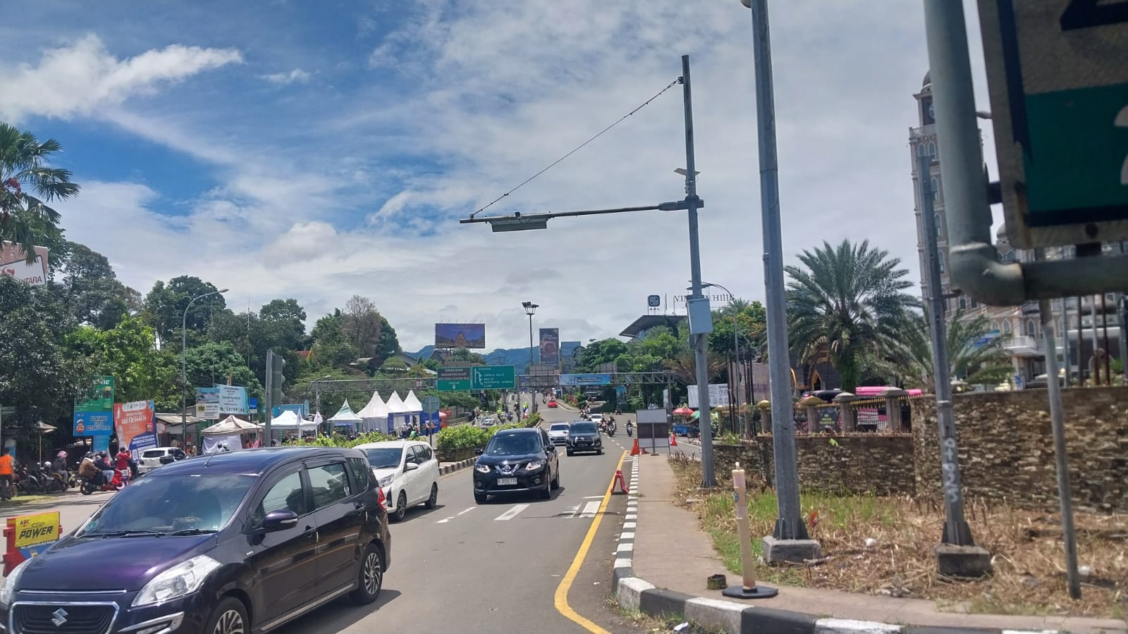 Polisi Terapkan One Way Arah Jakarta Siang Ini, 41 Ribu Kendaraan Melintas di Jalur Puncak