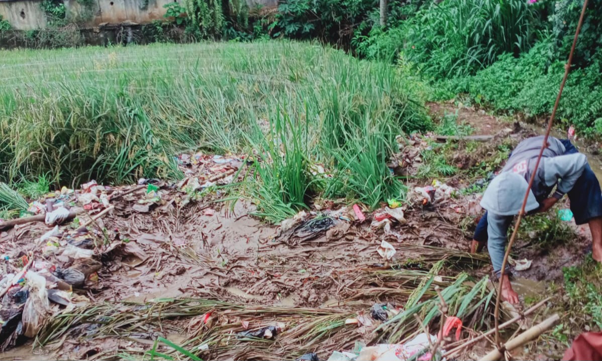 10 Tahun Wisma Kinasih Diduga Buang Sampah Sembarangan, Warga sampai Gagal Panen