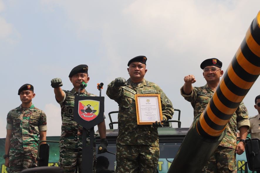 Bupati Bogor Rudy Susmanto Resmi Raih Brevet Kehormatan Kavaleri TNI AD