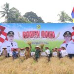 Panen Raya di Leuwisadeng, Bupati Bogor Tegaskan Komitmen Swasembada dan Perlindungan Lahan Pertanian
