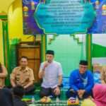 Dedie A. Rachim Serahkan Bantuan untuk Majelis Taklim Kampung Sukajadi