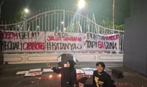 26 Kilo Meter Jalan Kaki, Mahasiswa dan Masyarakat Rumpin Gelar Aksi di Kantor Depan Kantor Bupati Bogor