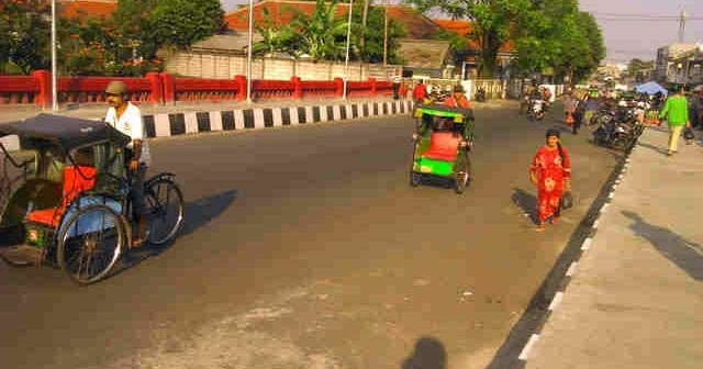 Tempat PKL di Kawasan MA Salmun Bogor Ditertibkan, Permukaan Jalan dan Dinding di Cat Ulang
