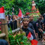 Rayakan Sidekah Bumi, Warga Lembur Sawah Bogor Mengarak Dongdang ke Situs Singa Manggala