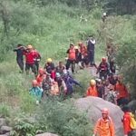 Evakuasi Jenazah Pendaki yang Hilang di Gunung Salak Memakan Waktu 9 Jam
